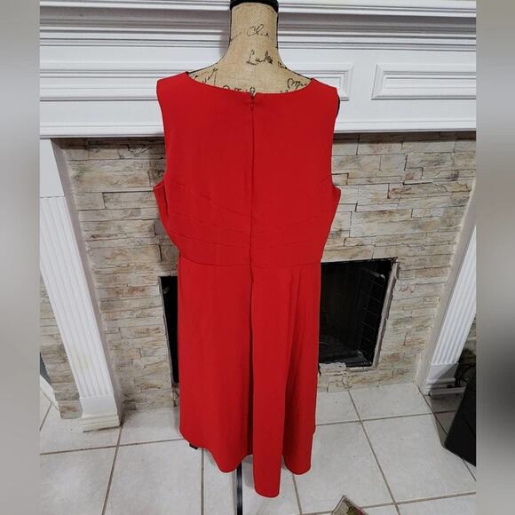 Lane Bryant Lady in Red pleated detail v neck midi dress plus size 22‎ 3X - Picture 4 of 9
